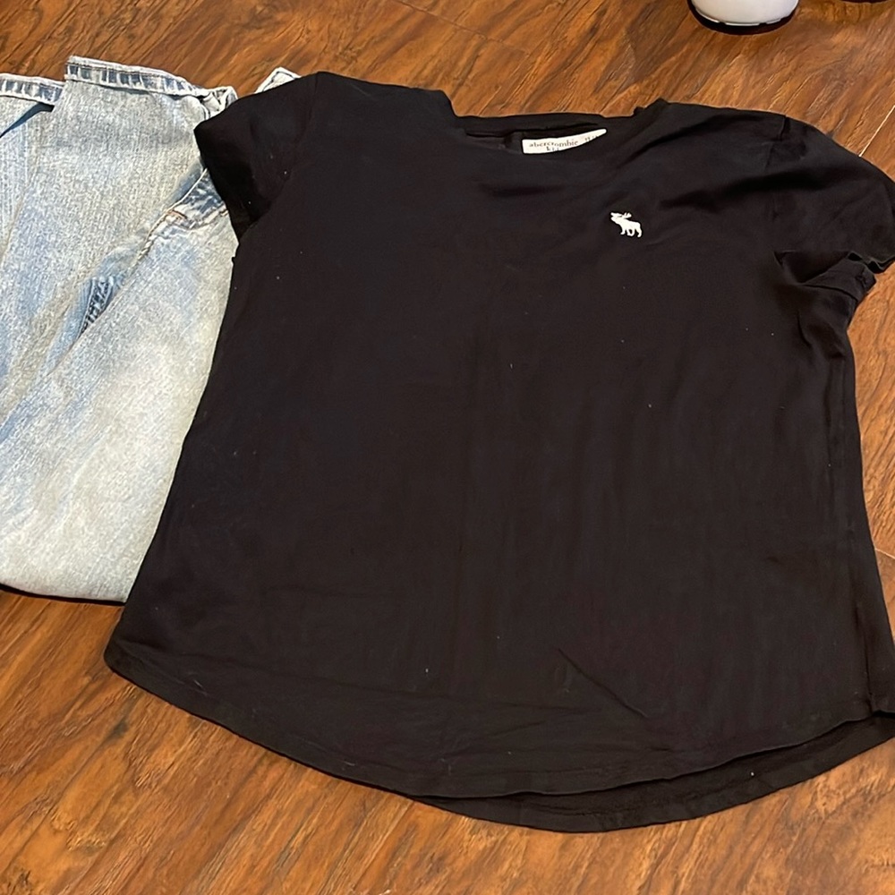 Abercrombie - Girls Curved Hem Black T-Shirt Size 13/14